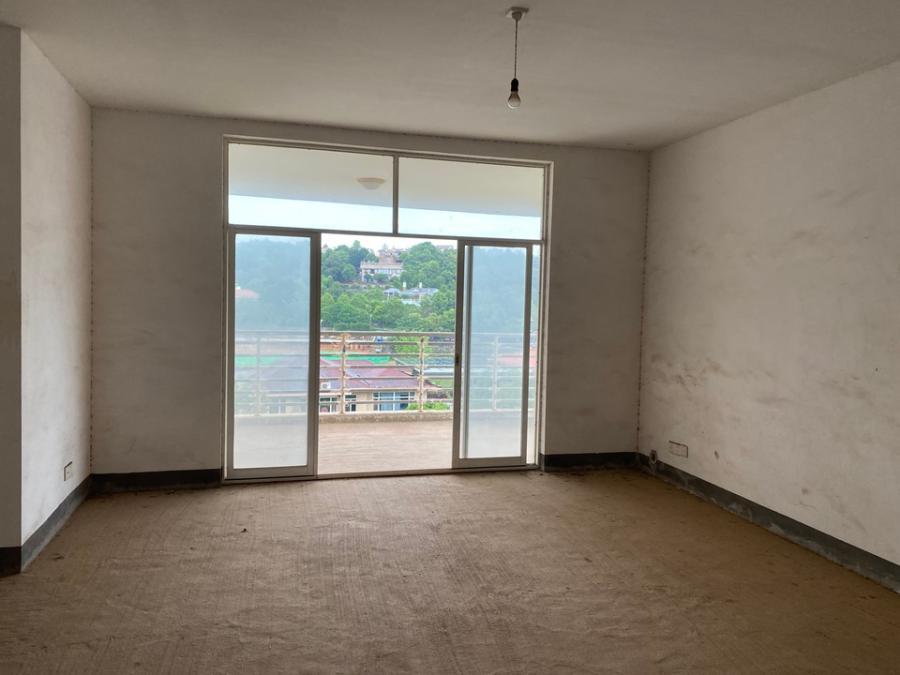 同升湖山莊黃金海岸D區(qū)法拍房17棟102房