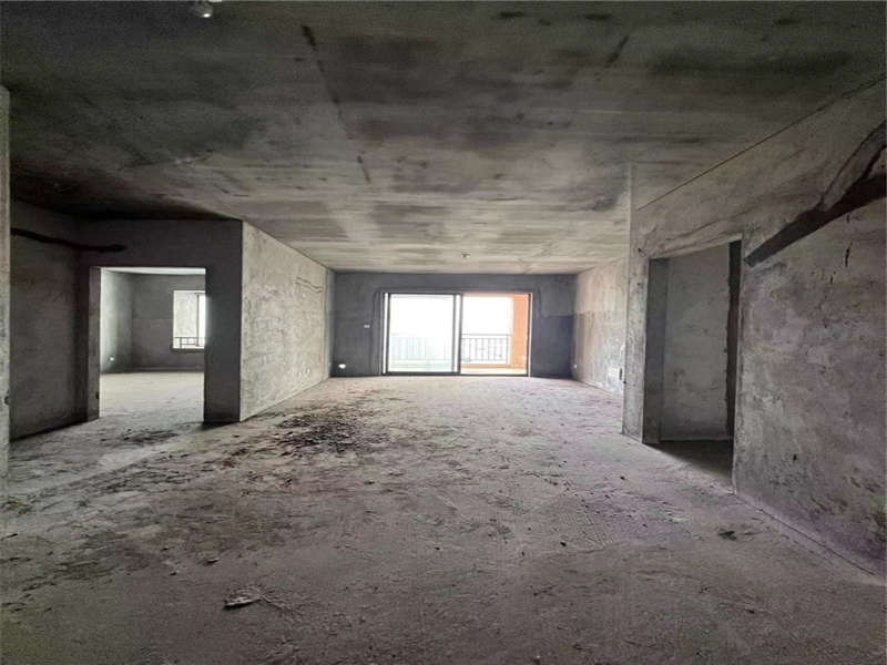 三一街區(qū)法拍房一期4、5棟2602號及地下室-1336號不動產(chǎn)（實勘地庫車位編號C073）