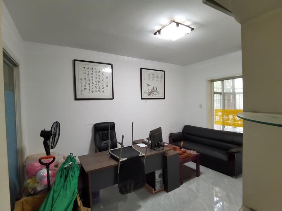 香海西岸法拍房B01、02、03棟208房