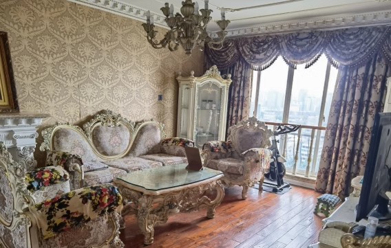 君臨國際（青和購物中心）法拍房A、B棟2104號