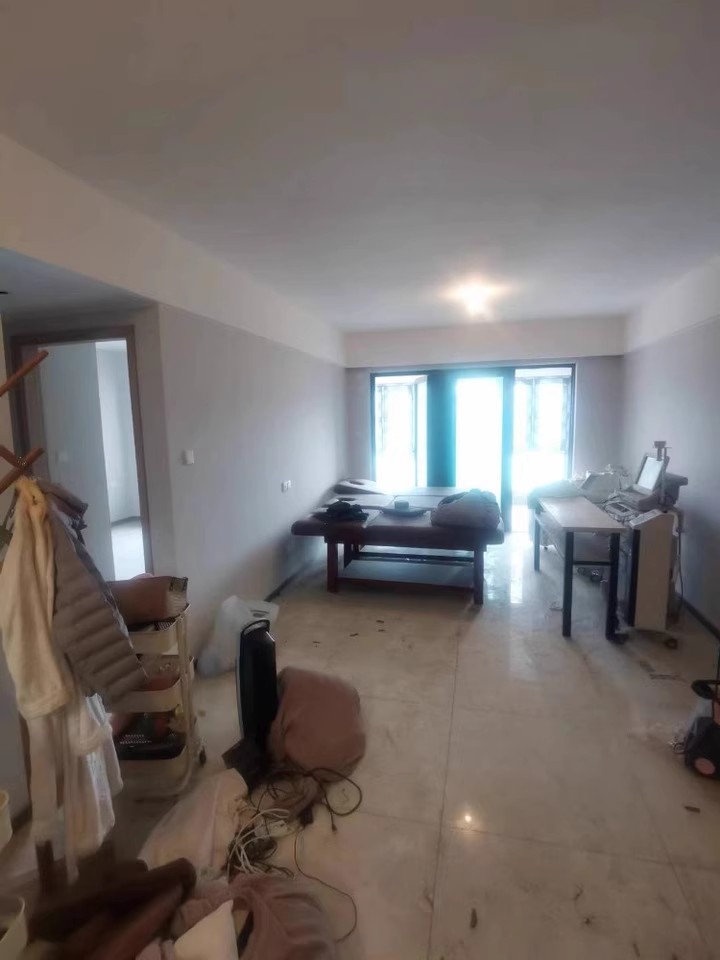 時(shí)代傾城五期（玫瑰園社區(qū)六）法拍房82#、83#棟1103室