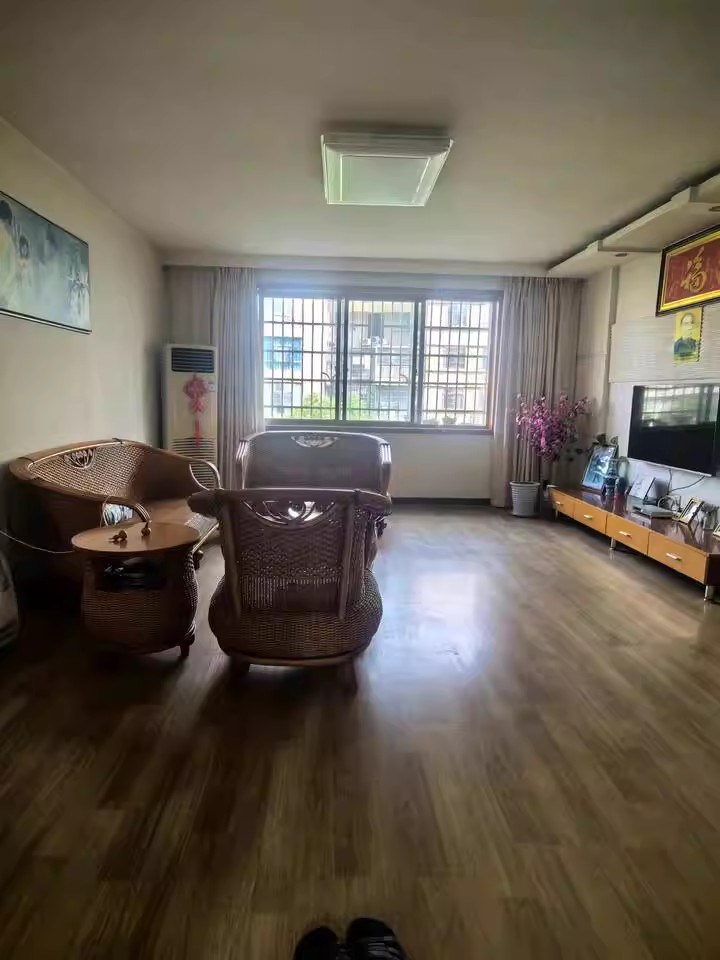 省林機(jī)廠宿舍南院（韶山南路1號(hào)）法拍房新6棟住宅301號(hào)