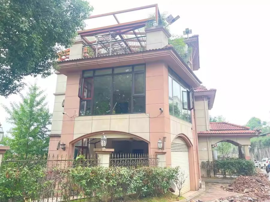 （豪裝獨(dú)棟別墅）卓越麓山別墅（麓麟卓越花園）法拍房F93棟101房