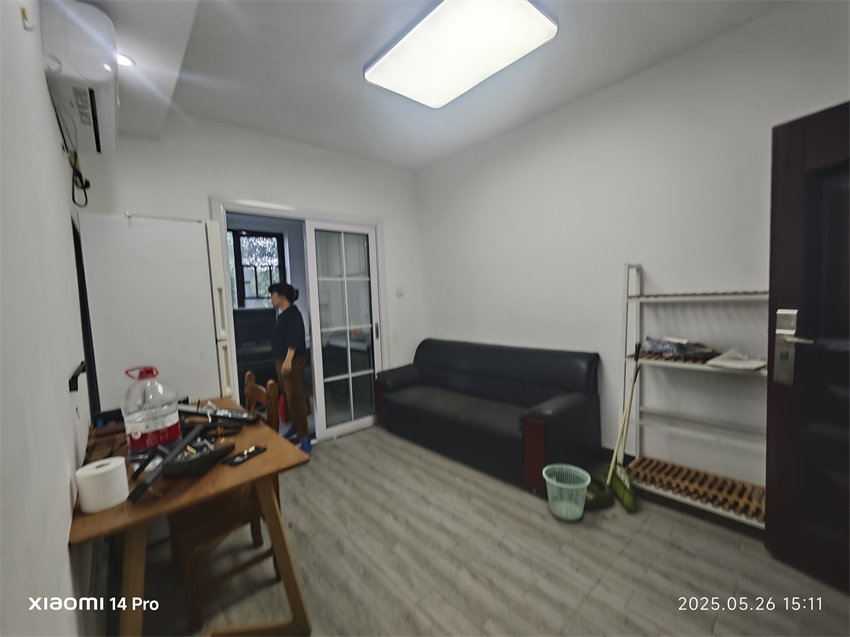 曠遠(yuǎn)洋湖18克拉（曠遠(yuǎn)畫(huà)境美苑二期）法拍房10棟205房及其室內(nèi)物品