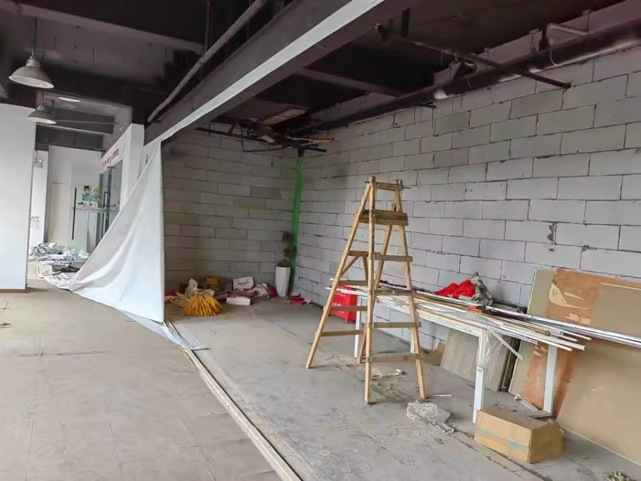 （大學(xué)城）南麓大廈法拍商業(yè)201號(hào)、202號(hào)