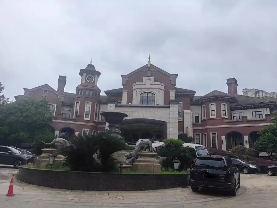 （獨(dú)棟別墅）爵世名?。ň羰棵。┓ㄅ姆?10棟101、102號