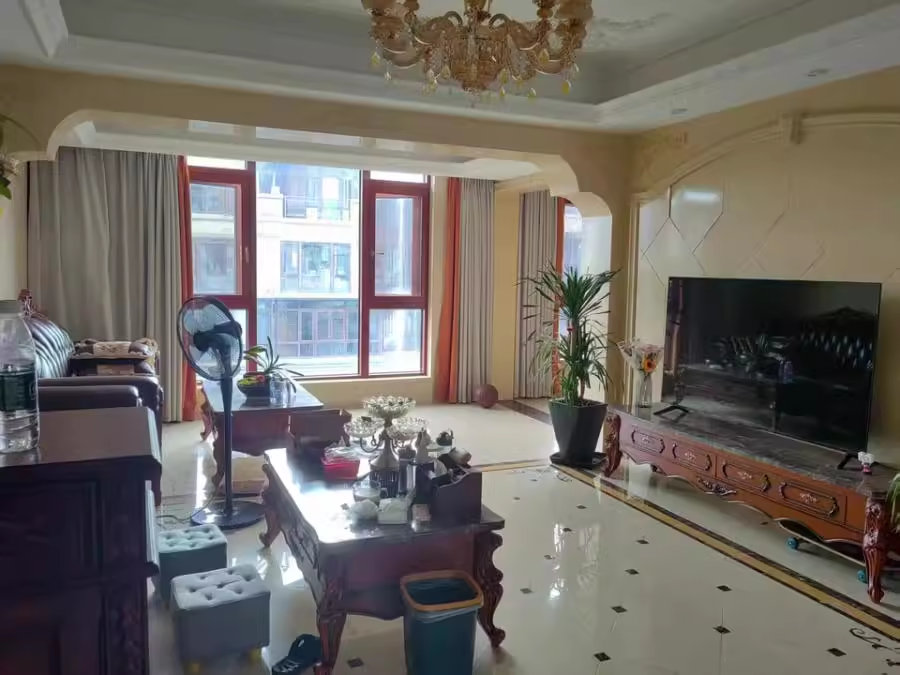 （頂復(fù)洋房）曠遠(yuǎn)洋湖18克拉一期法拍房3棟603室